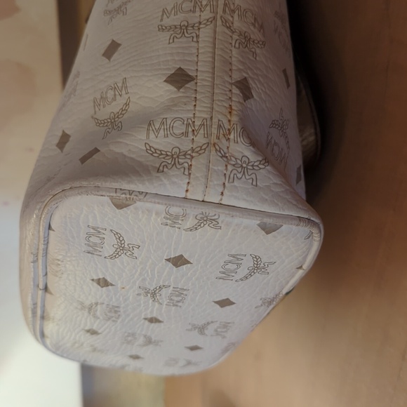 MCM Lioness Monogram Bag - Picture 6 of 12